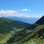 Serpentinenförmig schlängelt sich der Steig Nr. 15 von der Wieserhütte zu den Seefeldseen