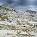 Inmitten der Karstlandschaft der Gadertaler Dolomiten