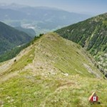 Anstieg über den gut markierten Gipfelkamm auf den Bramstaller