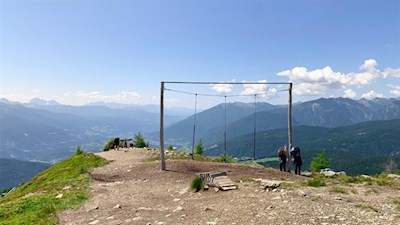Schaukeln mit Ausblick im Sonnenpark Gitschberg