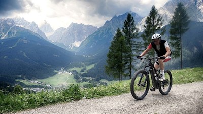 Mit dem Mountainbike erkunden wir die Sextner Berge