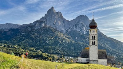 St. Valentin Kirche mit Blick auf den Schlern