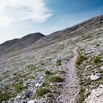 I pendii carichi di massi ai piedi del Lavinores