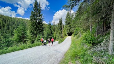 Die Wanderung zur Pranter Stadlhütte kann auch mit dem Kinderwagen unternommen werden