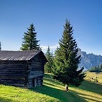 Attraverso un idilliaco paesaggio alpino fino alla baita La Marmotta