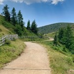 Von der Meraner Hütte folgt man zunächst dem Europäischen Fernwanderweg