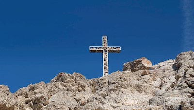 Gipfelkreuz der aussichtsreichen Großen Cirspitze