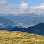 Gipfelblick auf Bruneck und die umliegende Bergwelt