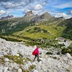 The Kaiserjägersteig first leads through scree