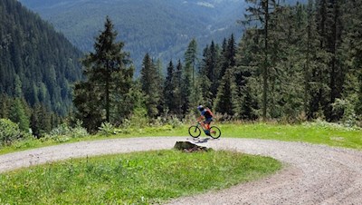 Auch Mountainbiker suchen die Göge Alm gerne auf