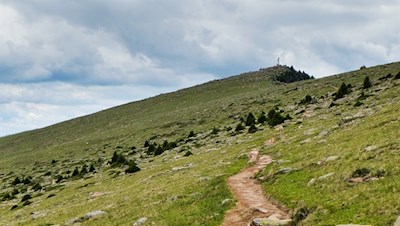 From Rasciesa di Fuori the path winds its way to the rifugio Brogles mountain hut
