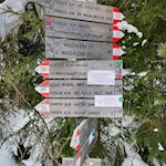 Der Anstieg zur Gampenalm ist mit 1:20 h ausgeschildert