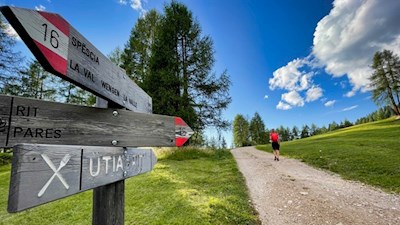 Die Wanderung zur Ütia da Rit ist gut ausgeschildert