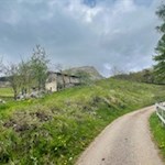 L'escursione sul monte Stivo segue inizialmente una piccola strada