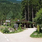 Die Wanderung zu den Reinbachfällen beginnt an der Wasserfallbar