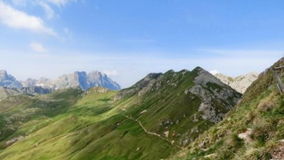 Auf dem Weg auf den Peitler erschließen sich malerische Ausblicke