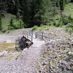 Brücken geleiten trockenen Fußes über den kleinen Köflerbach