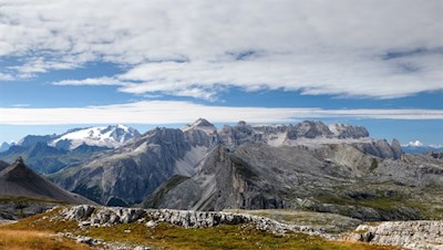 Atemberaubender Ausblick auf die Marmolada und den Sellastock