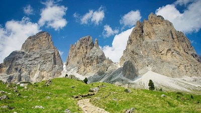 Das Langkofelmassiv mit der sagenumrankten Fünffingerspitze in der Mitte