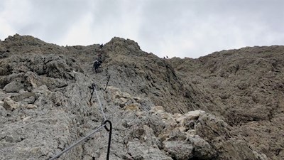 Der Klettersteig auf die Rotwand führt über schrofiges Felsgelände