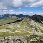 Bereits während des Anstiegs auf den Königsanger erschließen sich weitreichende Ausblicke