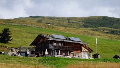Einladend und idyllisch, die Brugger Schupfe im Spätsommer
