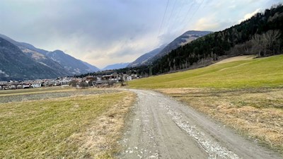 Feldweg von Aufhofen nach Gais