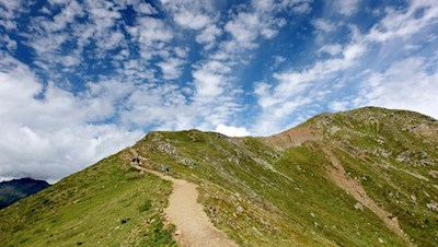 „Trudle durch die Welt. Sie ist so schön, gib dich ihr hin, und sie wird sich dir geben.“ (Tucholsky)