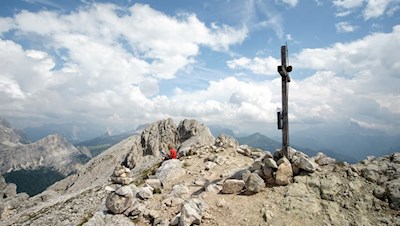 Auf dem Gipfel des aussichtsreichen Setsas