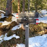 The way to the Rifugio di Vallandro mountain hut is well signposted
