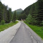 Bis zur Kurzkofelhütte gestaltet sich der Weg recht flach