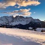 Neben uns erhebt sich der sagenumwobene Latemar