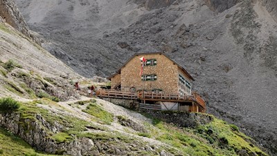 Die Langkofelhütte auf 2.253 m Höhe