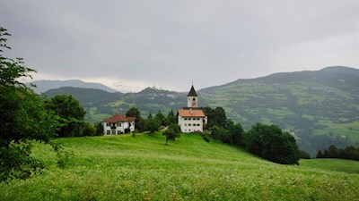 Schulmuseum und Kirchlein zur hl. Magdalena in Tagusens