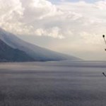 Vista sull'abbagliante lago di Garda