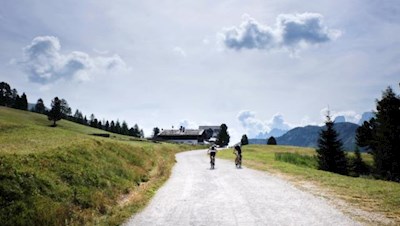 Die malerische Plätzwiese im Naturpark Fanes-Sennes-Prags