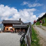 Unterwegs laden mehrere Almhütten zur Einkehr ein