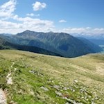 Auf malerischen Pfaden in Richtung Hochkreuz