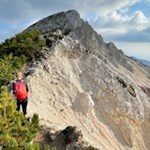 Over a steeply sloping ridge to the Corno Bianco