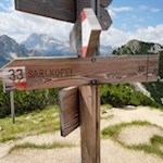 Vom Sarlsattel folgen wir weiterhin dem Weg Nr. 33