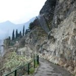 The Sentiero del Sole, with its great views, runs at first close to the lake