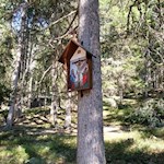 Liebevoll angelegte Stationen bilden den Leidensweg Christi nach