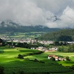 Unterwegs öffnen sich schöne Ausblicke auf Bruneck