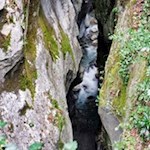 La foto può solo iniziare a mostrare l'impressionante bellezza della gola di Ponticello