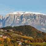 Unterwegs öffnen sich schöne Ausblicke auf den Schlern