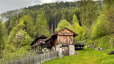 Der Rückweg führt an einem venezianischen Sägewerk vorbei