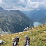 Entspannte Rast am Neves Höhenweg