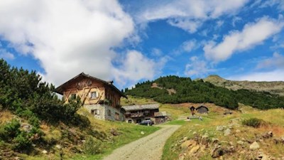 Almidyll entlang der Wanderung zum Latzfonser Kreuz