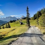 Ritorno a Corvara in Badia su uno sfondo da sogno