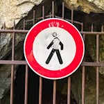 Die Gaulpromenade endet am Eingang zum alten E-Werk-Stollen 